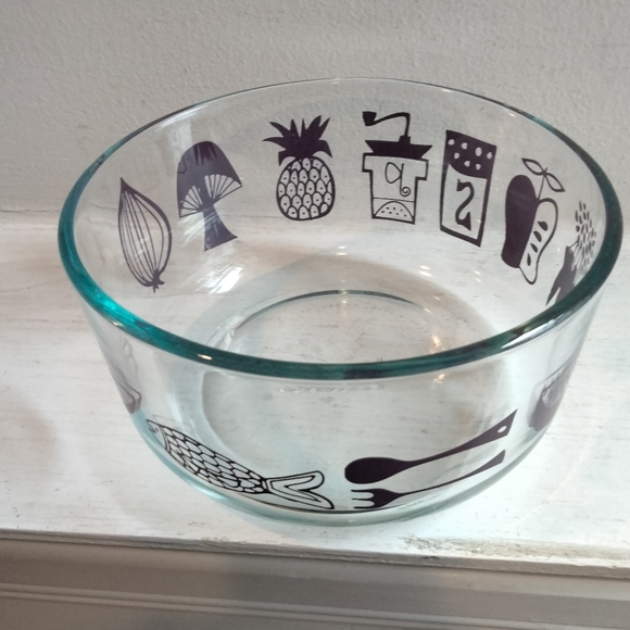 Vintage Mod Kitchen Pyrex glassware bowl - Picture 6 of 7